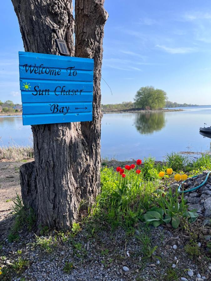 Sun Chaser Bay Carrying Place Екстериор снимка